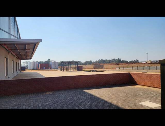 INDUSTRIAL PROPERTY TO RENT IN LOUWLARDIA